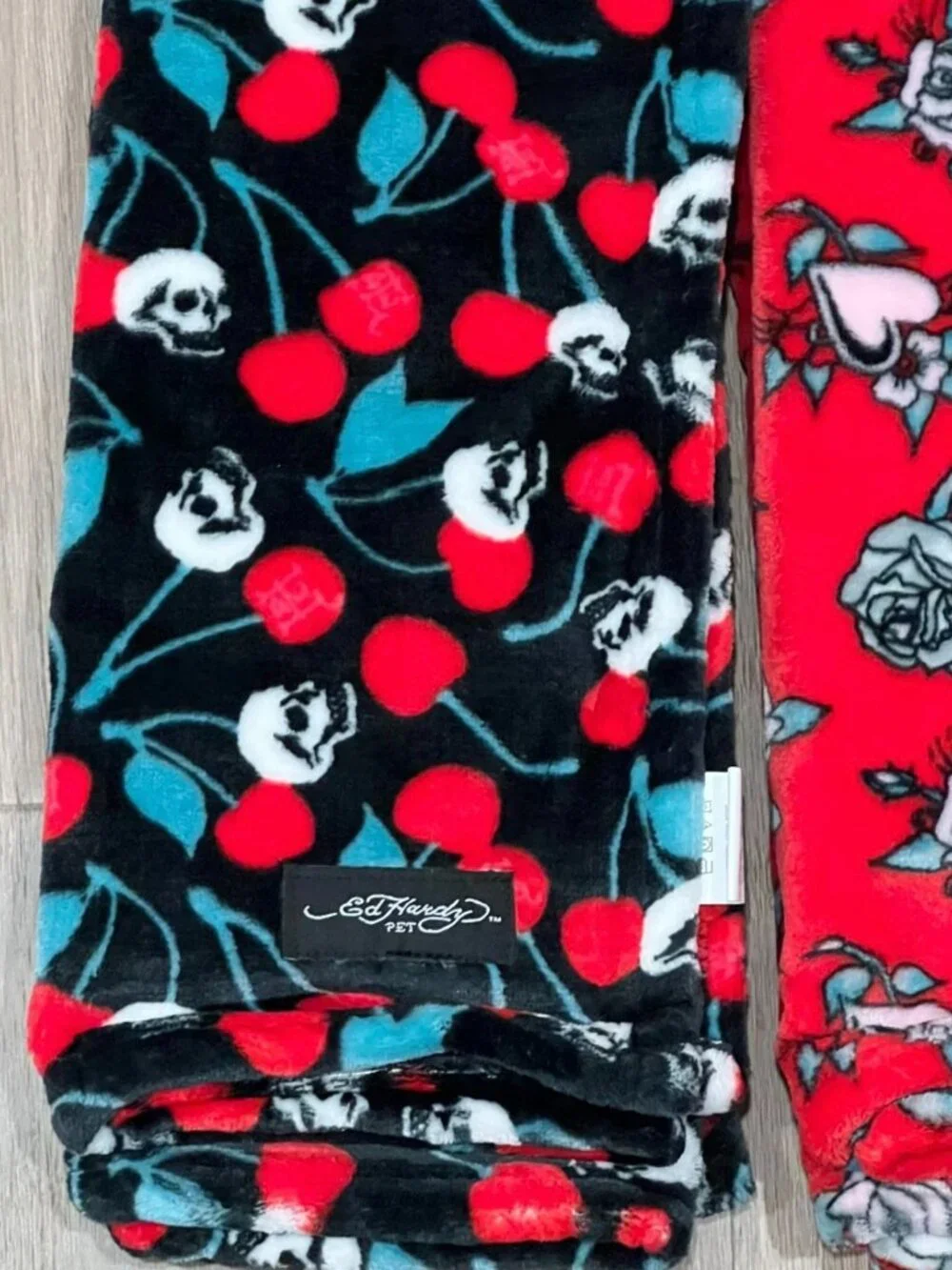 ED HARDY Pet Throw Blanket Set 27x44 Black Red Cherries Skulls Roses Y2K Dog NWT